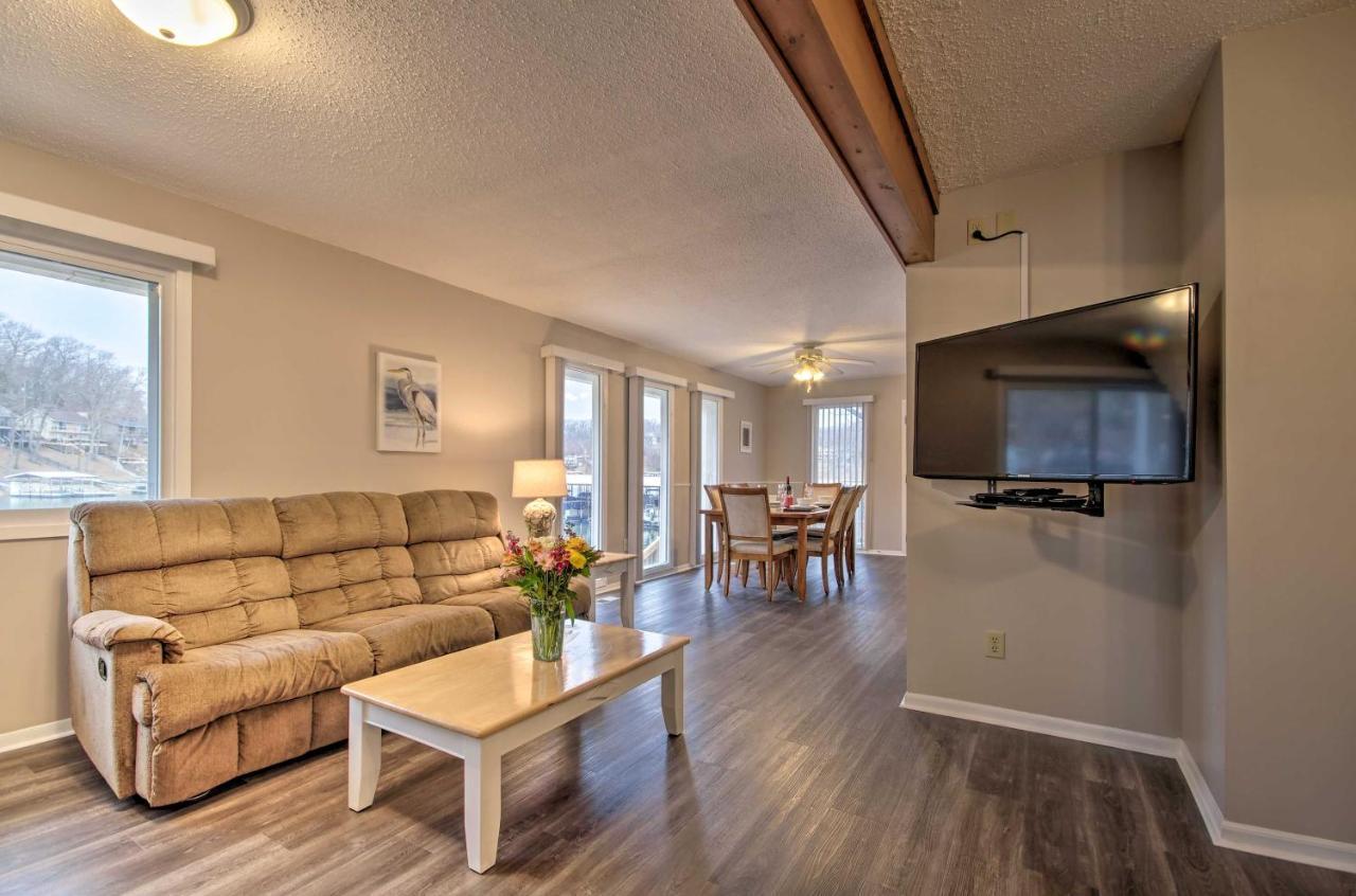 On-The-Water Retreat With Dock Pet Friendly! Villa Lake Ozark Exterior foto