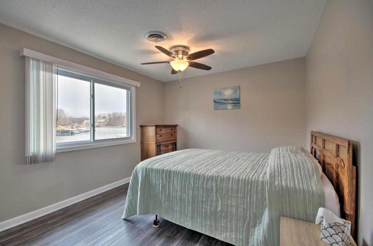 On-The-Water Retreat With Dock Pet Friendly! Villa Lake Ozark Exterior foto